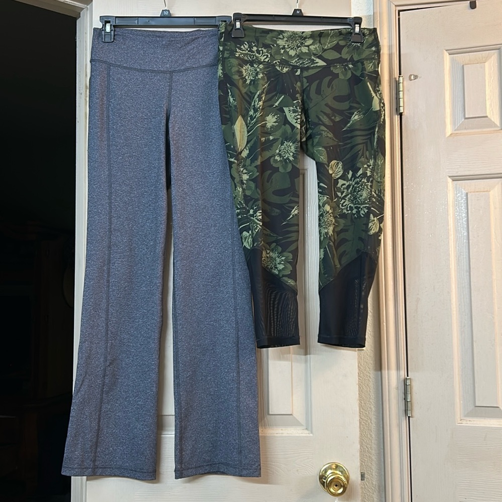 2 pairs Old Navy leggings - size medium